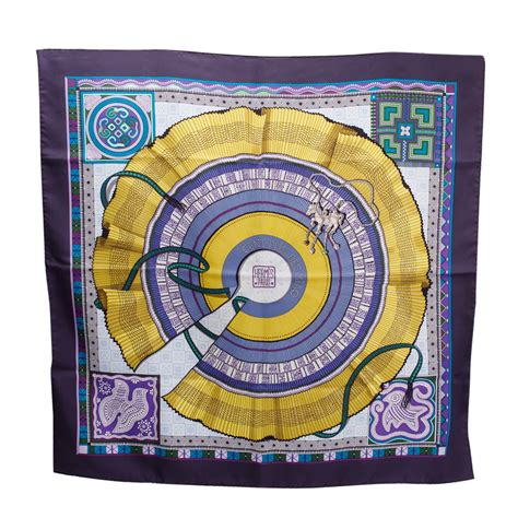 HERMES Silk Cent Plis Des Miao Scarf 90 